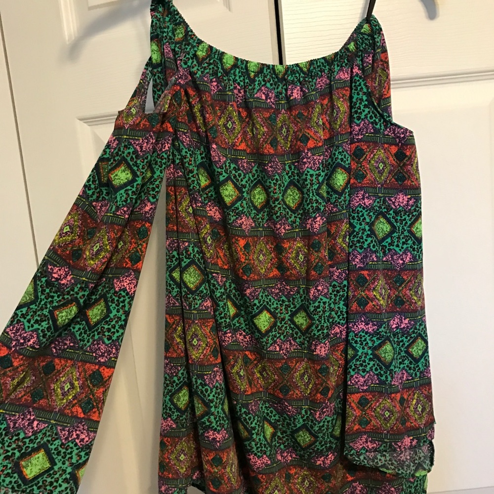Cold shoulder top